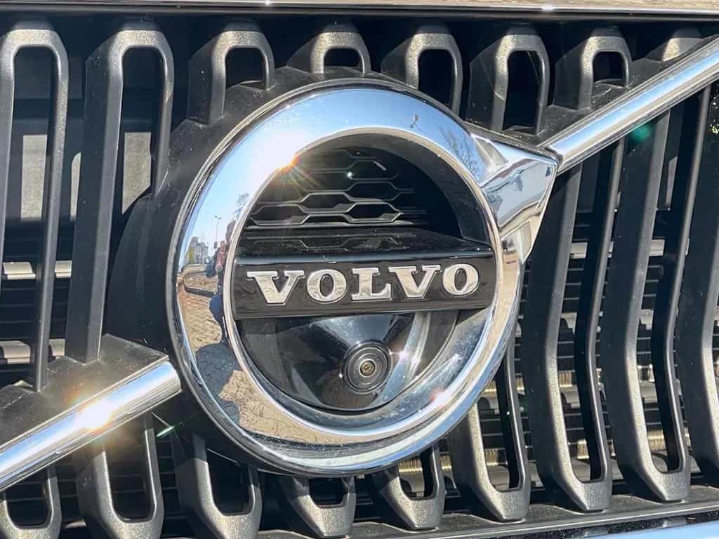 Volvo XC40 2,0 AUTOM. AWD 4x4 PANORAMA LEDER GARANTIE 01/2018-photo-31