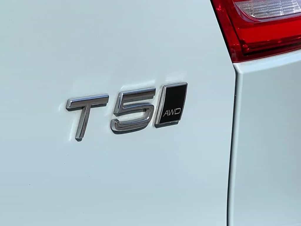Volvo XC40 2,0 AUTOM. AWD 4x4 PANORAMA LEDER GARANTIE 01/2018-photo-33