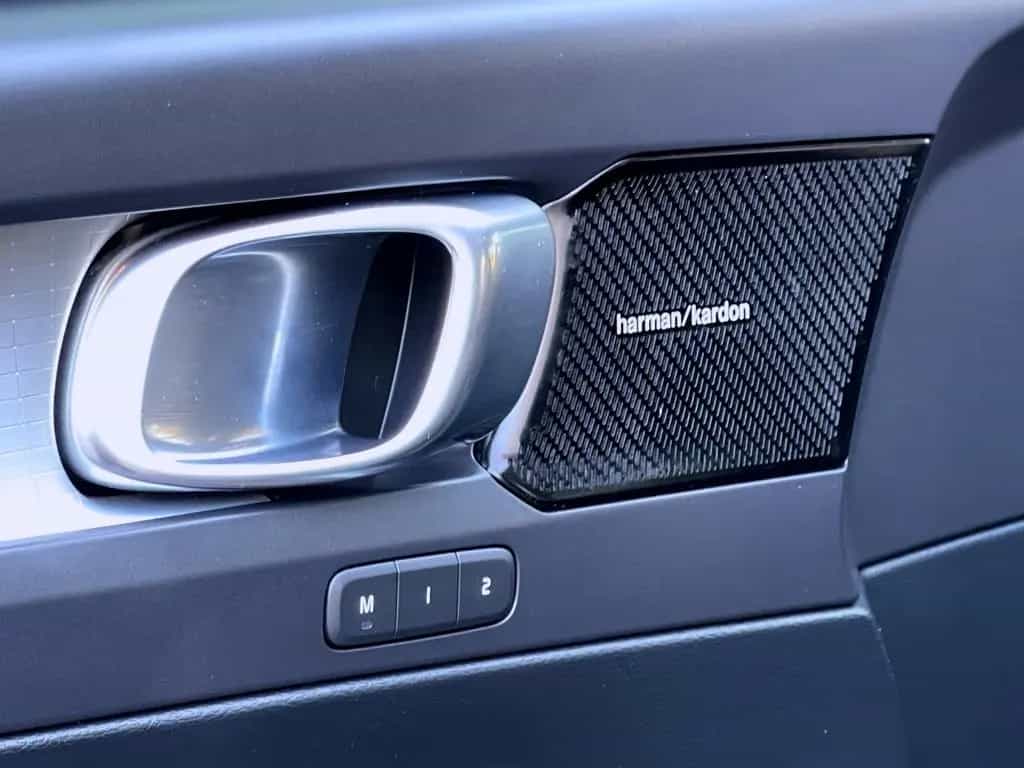 Volvo XC40 2,0 AUTOM. AWD 4x4 PANORAMA LEDER GARANTIE 01/2018-photo-34