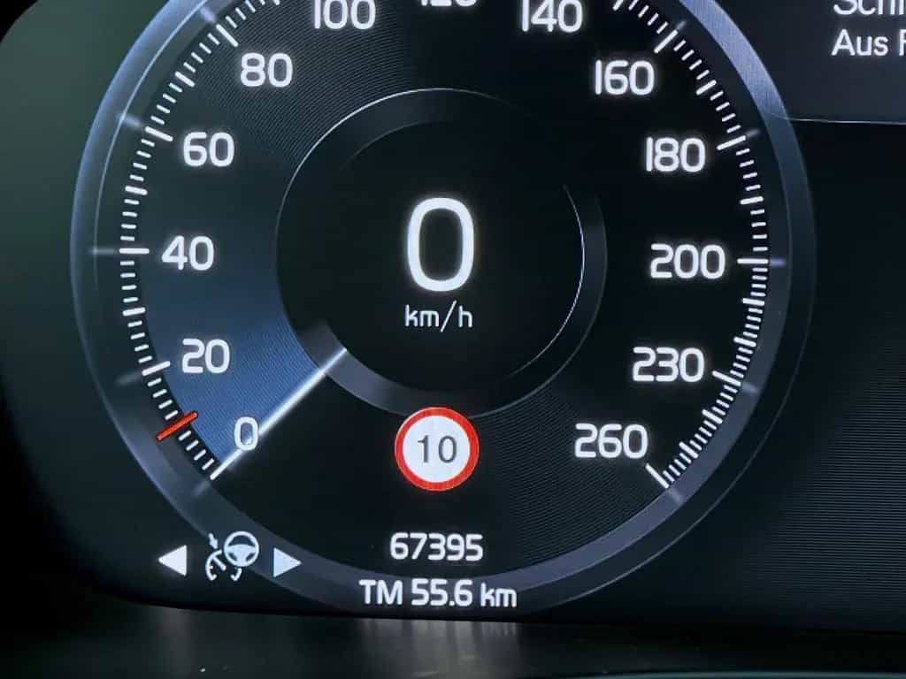 Volvo XC40 2,0 AUTOM. AWD 4x4 PANORAMA LEDER GARANTIE 01/2018-photo-44