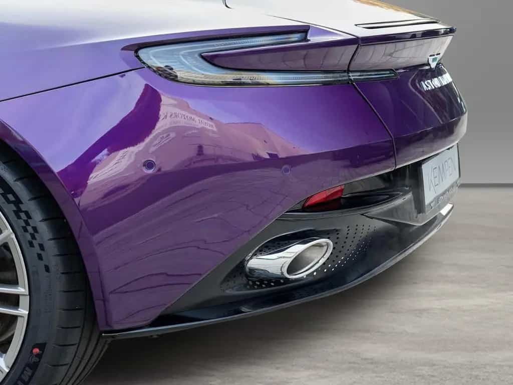 Aston Martin DB12 Storm Purple / Pale Blue null-photo-11