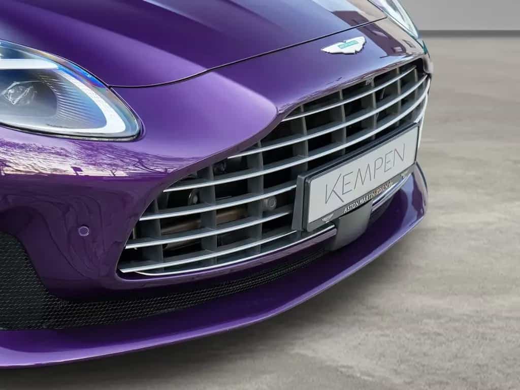 Aston Martin DB12 Storm Purple / Pale Blue null-photo-16