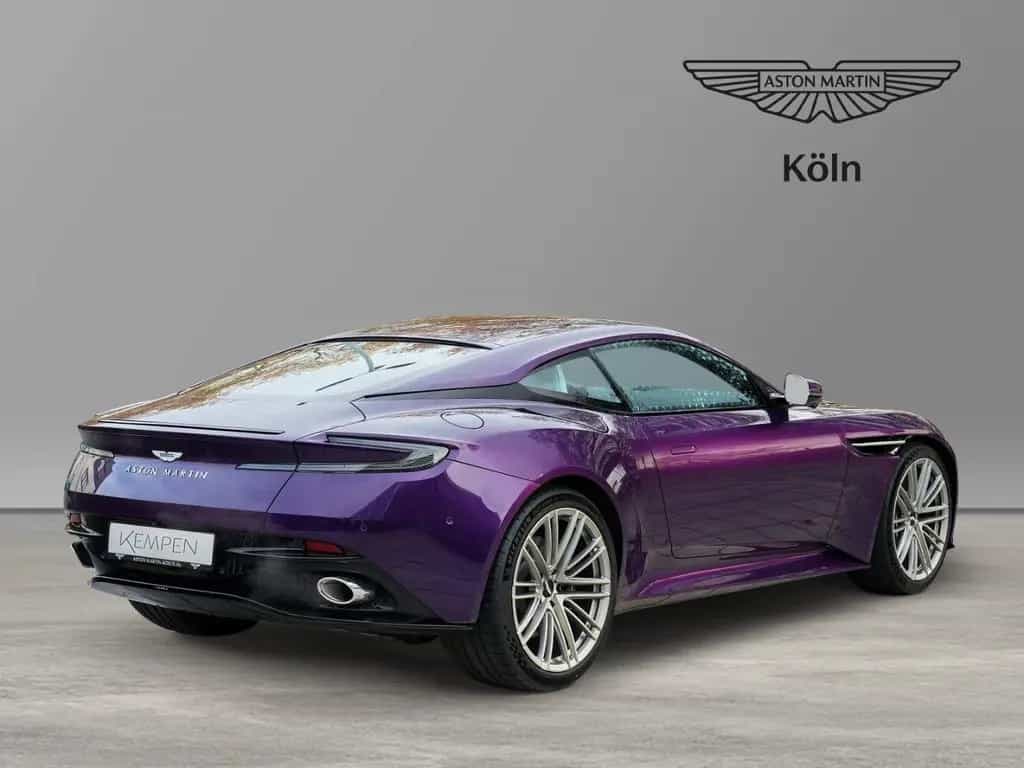 Aston Martin DB12 Storm Purple / Pale Blue null-photo-3