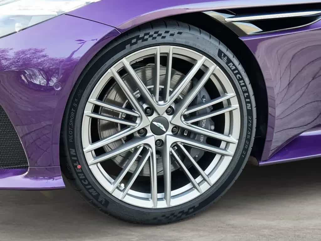 Aston Martin DB12 Storm Purple / Pale Blue null-photo-9