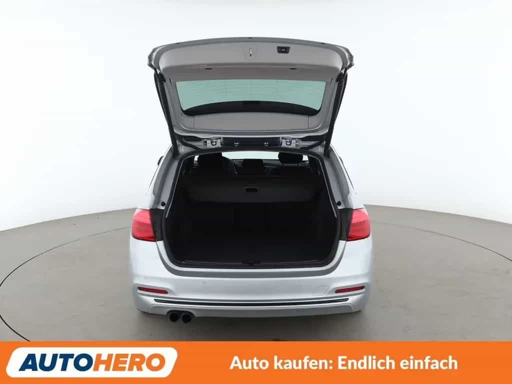 BMW 320 i Sport Line *NAVI*CAM*SHZ*TEMPO*ALU* 06/2017-photo-16