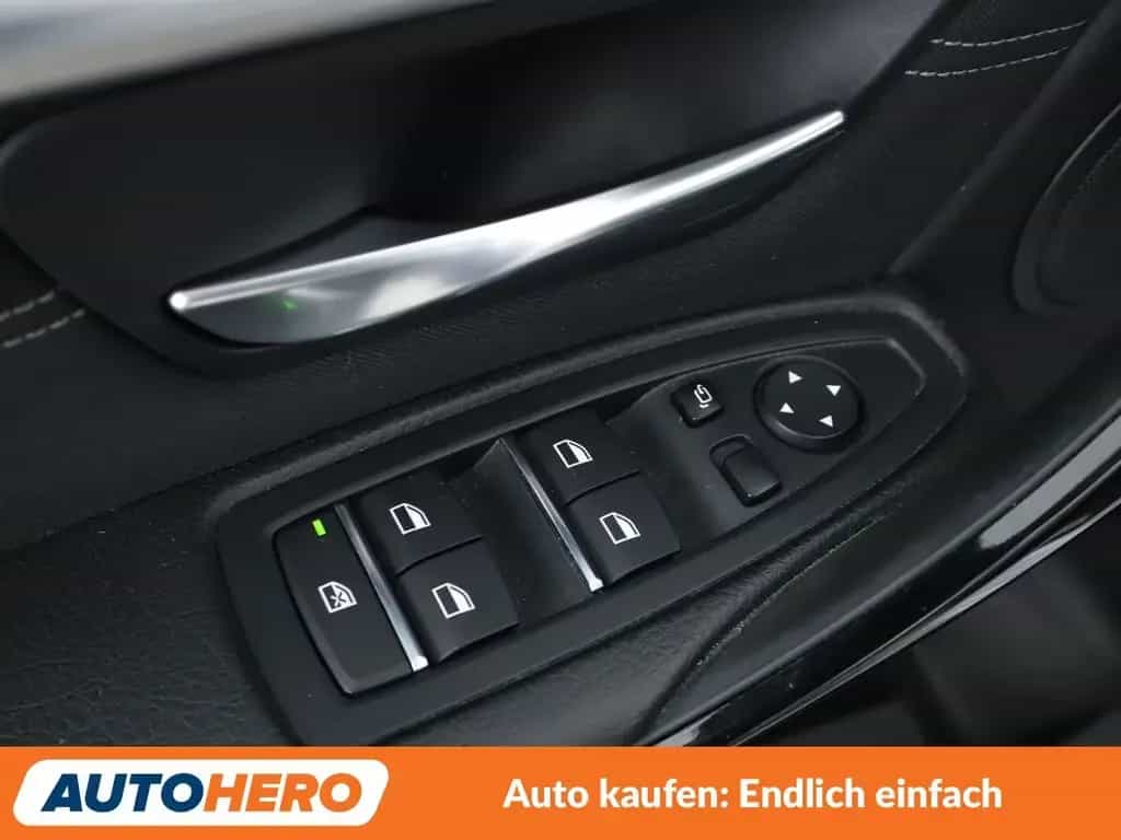 BMW 320 i Sport Line *NAVI*CAM*SHZ*TEMPO*ALU* 06/2017-photo-23