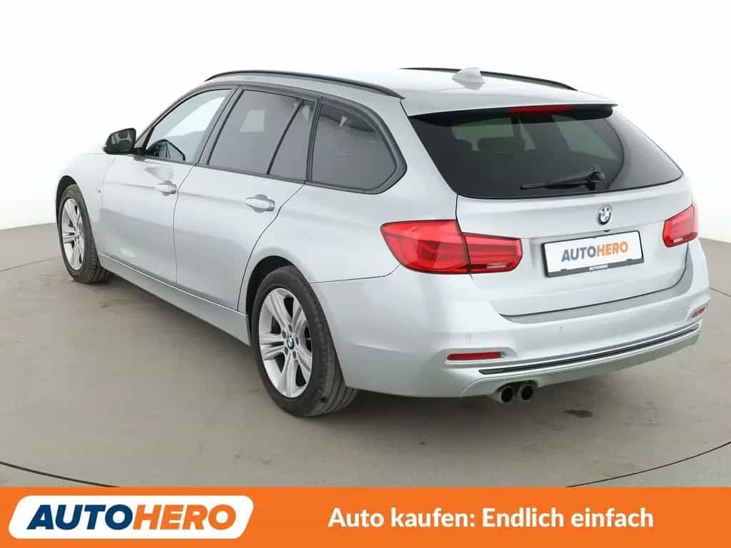 BMW 320 i Sport Line *NAVI*CAM*SHZ*TEMPO*ALU* 06/2017-photo-3
