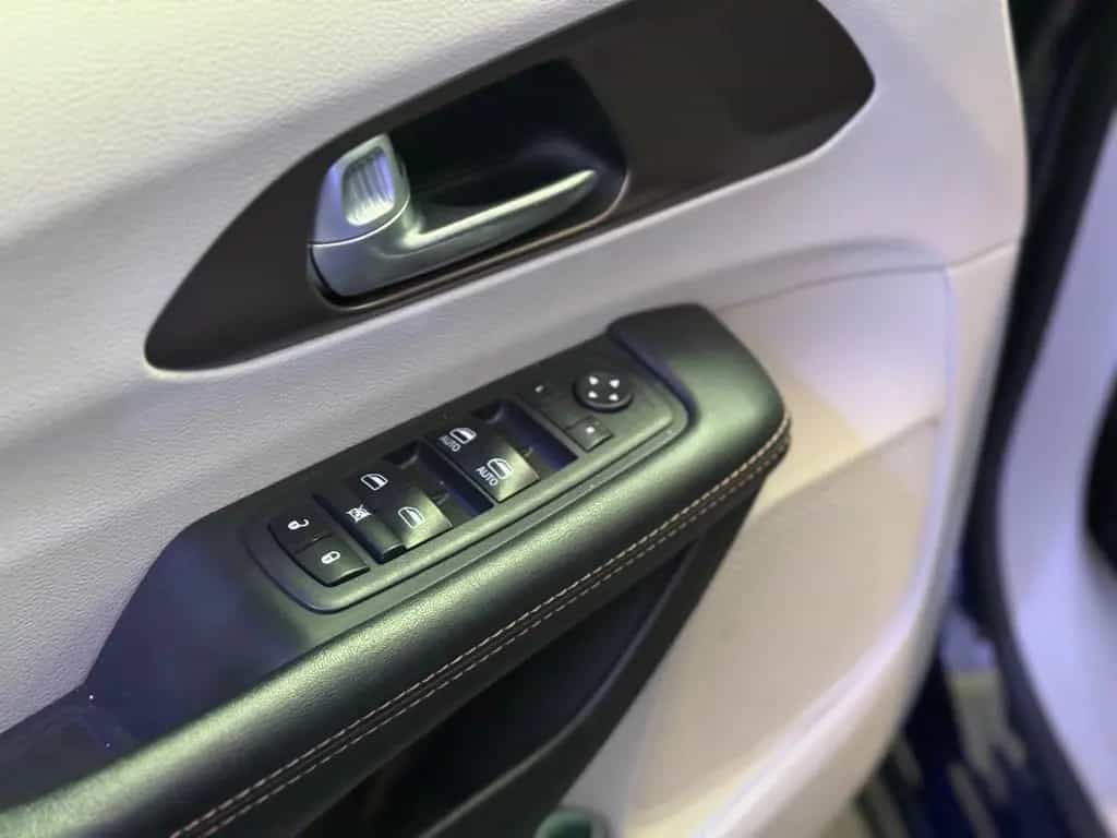 Chrysler Pacifica Touring 3.6 V6/7-Sitze/Kamera/Totw./TV 01/2018-photo-16