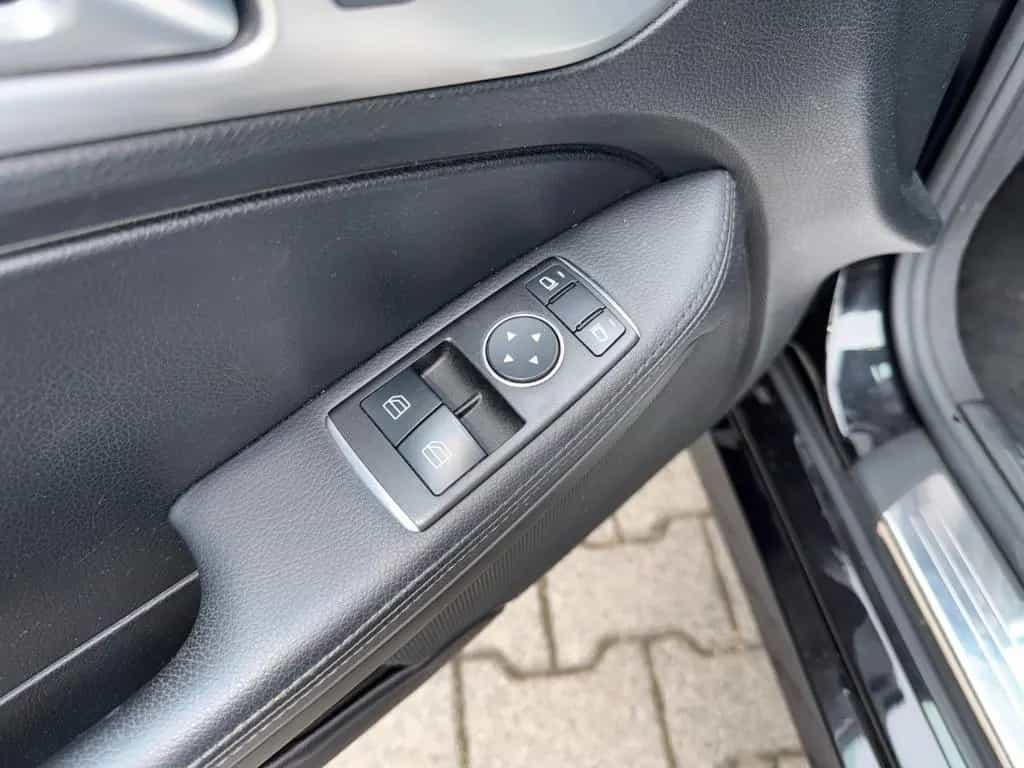 Mercedes-Benz SLK-Class 200 Cabrio/Roadster *NAVI*SITZH*AIRSCARF* 04/2011-photo-24