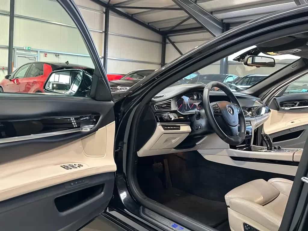 ALPINA B7 Biturbo Allrad 02/2011-photo-11