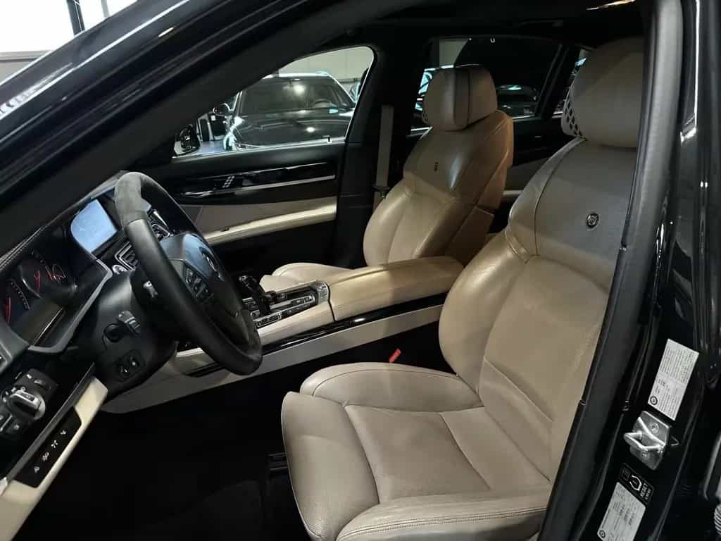 ALPINA B7 Biturbo Allrad 02/2011-photo-13