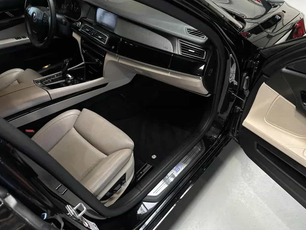 ALPINA B7 Biturbo Allrad 02/2011-photo-22