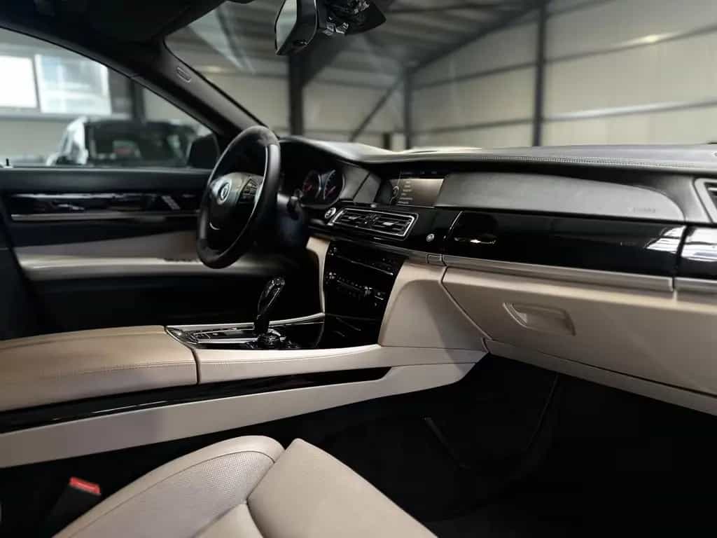 ALPINA B7 Biturbo Allrad 02/2011-photo-23