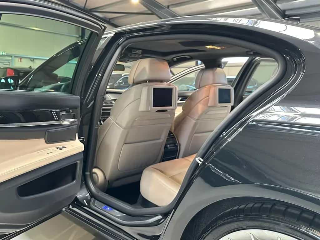 ALPINA B7 Biturbo Allrad 02/2011-photo-24