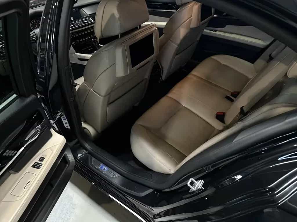 ALPINA B7 Biturbo Allrad 02/2011-photo-25