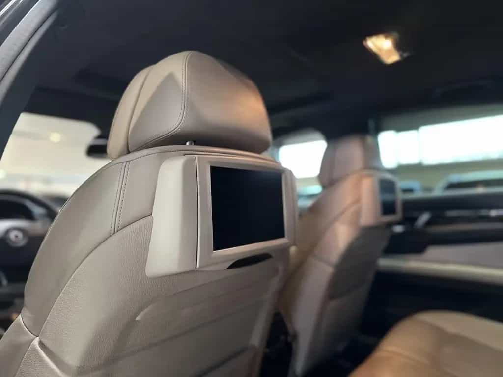 ALPINA B7 Biturbo Allrad 02/2011-photo-26