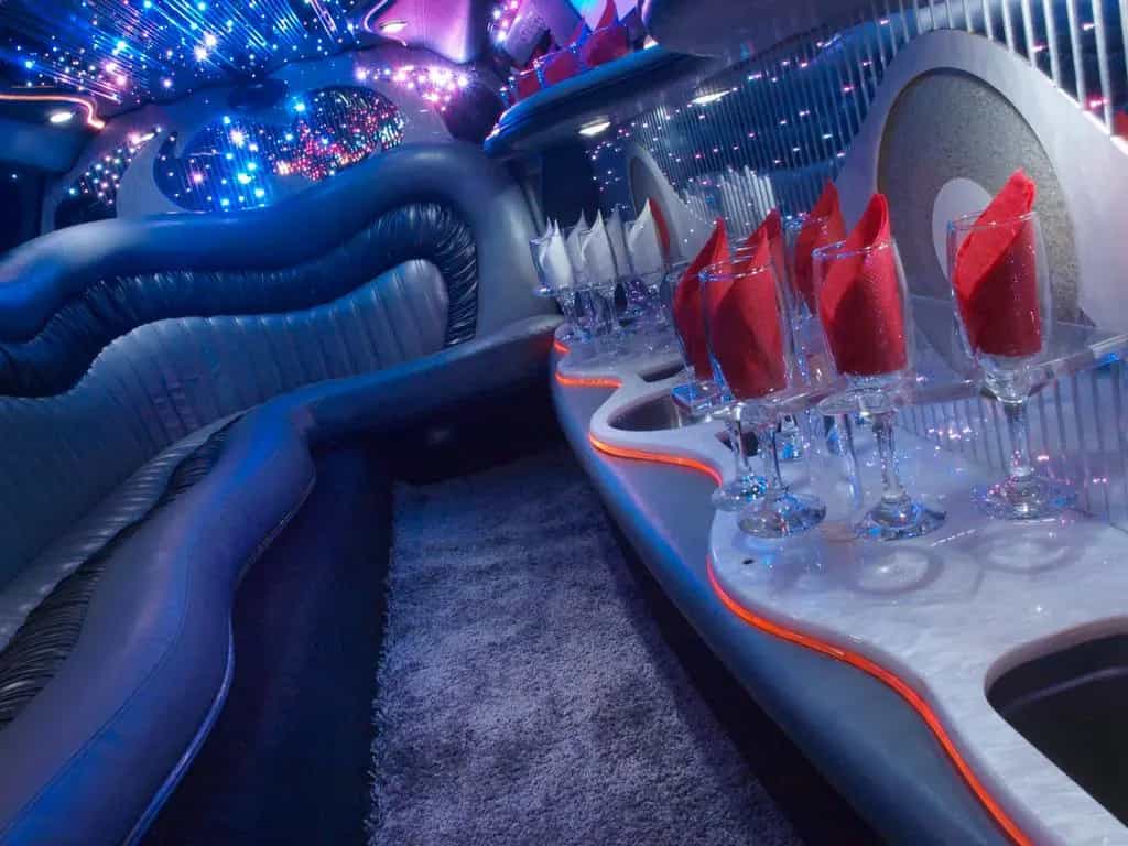 Chrysler 300 140-inch Stretch Limousine by Pinnacle 01/2005-photo-10