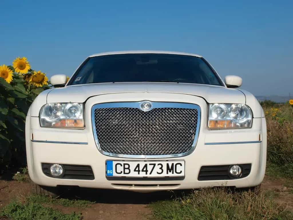 Chrysler 300 140-inch Stretch Limousine by Pinnacle 01/2005-photo-2