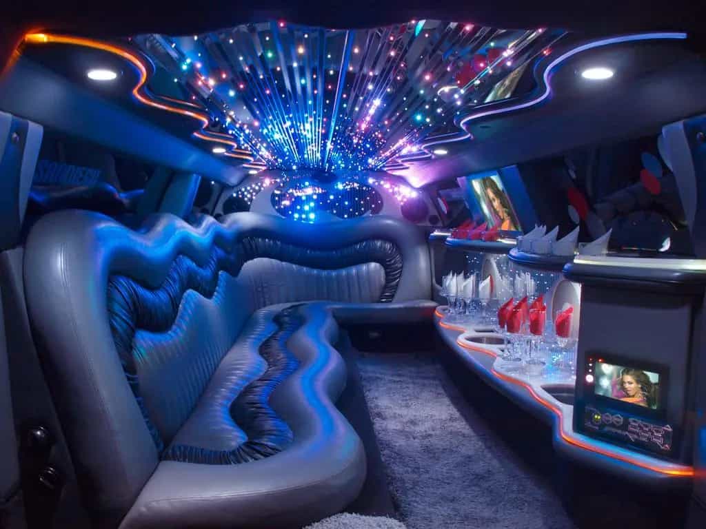 Chrysler 300 140-inch Stretch Limousine by Pinnacle 01/2005-photo-7