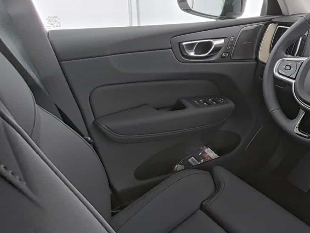 Volvo XC60 FACELIFT Plus Dark AWD HUD Digitales Cockpi 07/2025-photo-11