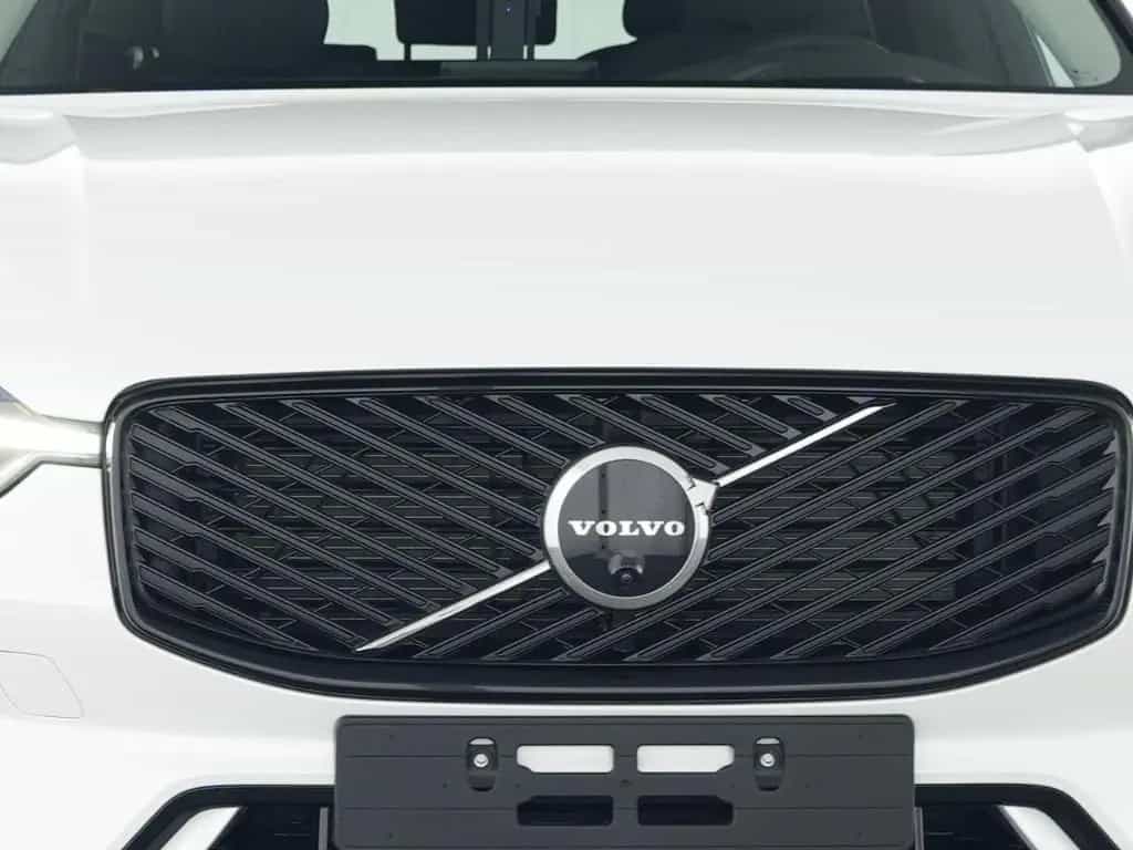 Volvo XC60 FACELIFT Plus Dark AWD HUD Digitales Cockpi 07/2025-photo-4