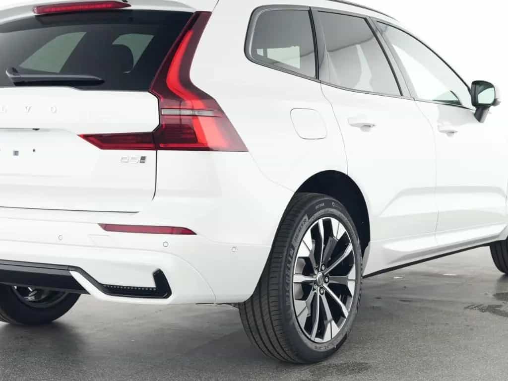 Volvo XC60 FACELIFT Plus Dark AWD HUD Digitales Cockpi 07/2025-photo-6