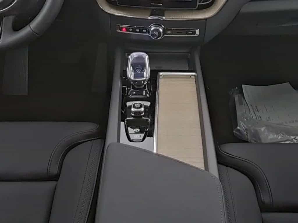 Volvo XC60 FACELIFT Plus Dark AWD HUD Digitales Cockpi 07/2025-photo-8