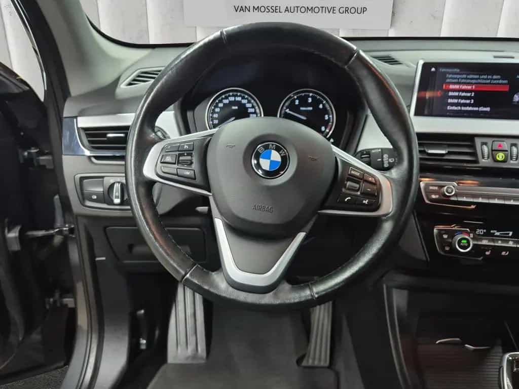 BMW X1 sDrive16d 10/2021-photo-12
