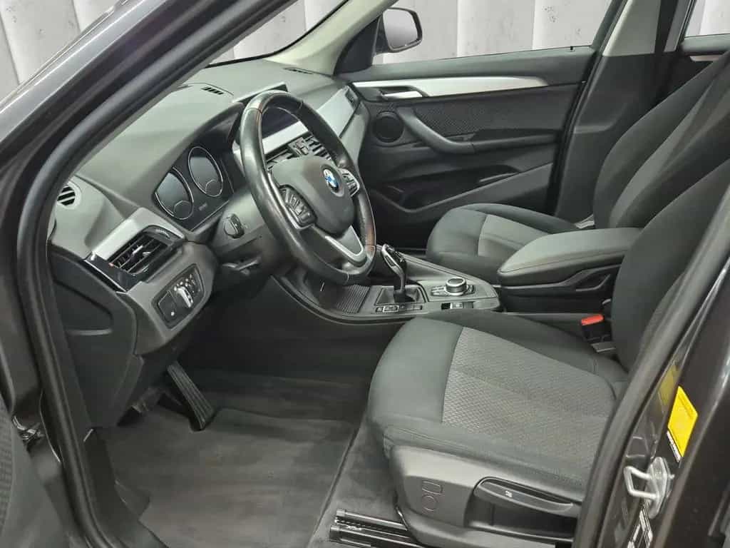 BMW X1 sDrive16d 10/2021-photo-9