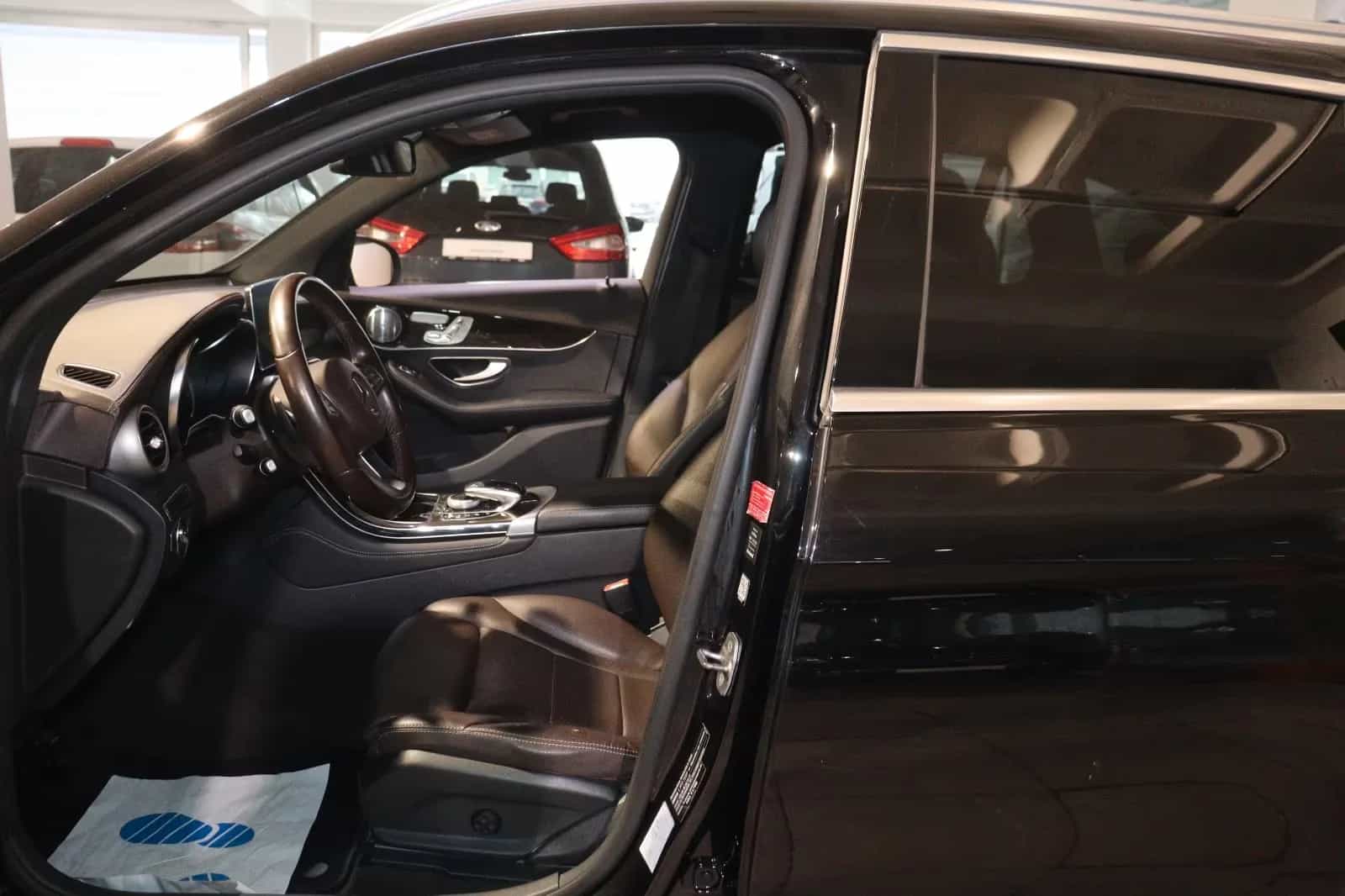 Mercedes-Benz GLC-Class 250 12/2016-photo-11