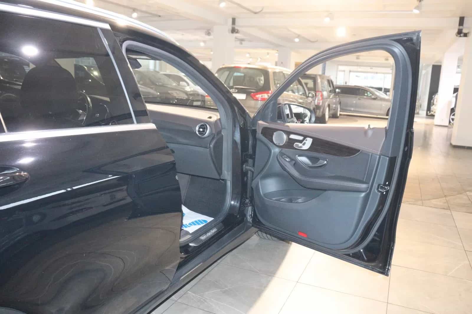 Mercedes-Benz GLC-Class 250 12/2016-photo-18