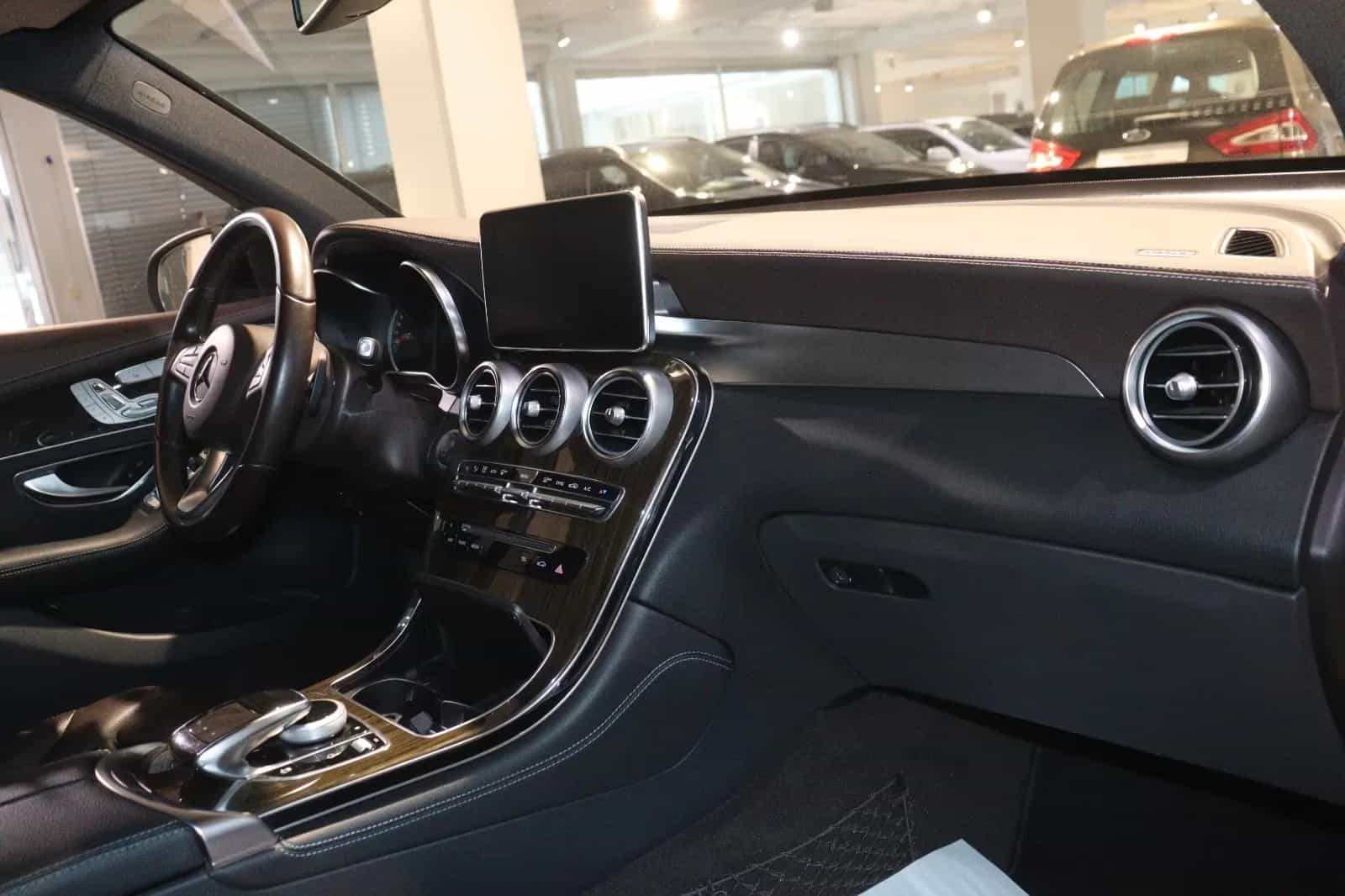 Mercedes-Benz GLC-Class 250 12/2016-photo-20