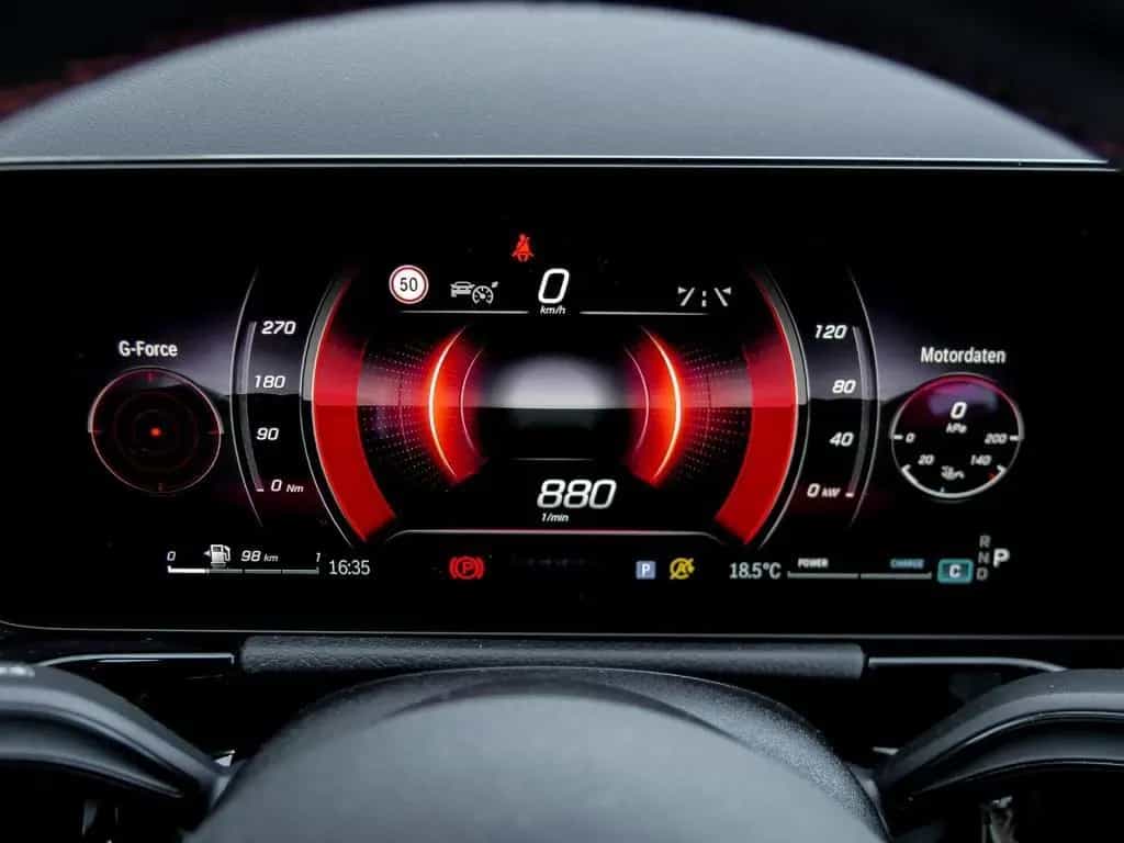 Mercedes-Benz GLA-Class 200 AMG-Sport/Pano/MBeam/Distr/Night/AHK/360 01/2025-photo-12