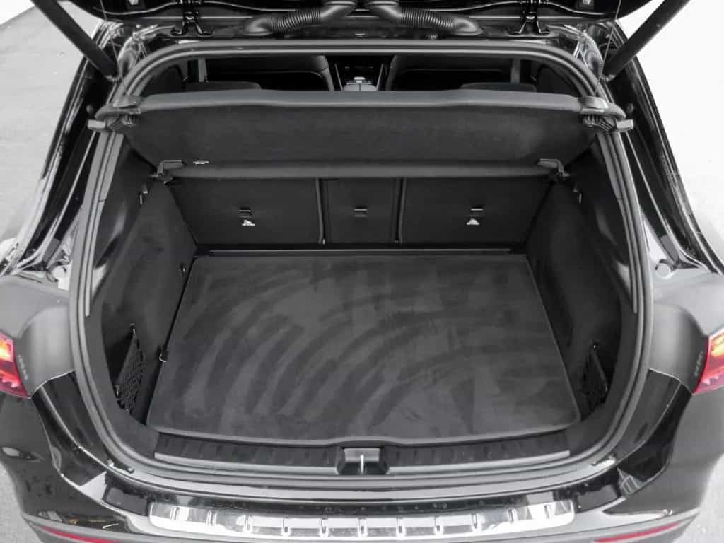 Mercedes-Benz GLA-Class 200 AMG-Sport/Pano/MBeam/Distr/Night/AHK/360 01/2025-photo-16
