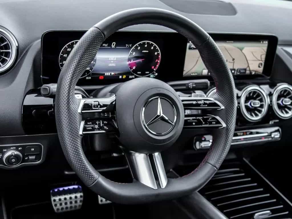 Mercedes-Benz GLA-Class 200 AMG-Sport/Pano/MBeam/Distr/Night/AHK/360 01/2025-photo-8