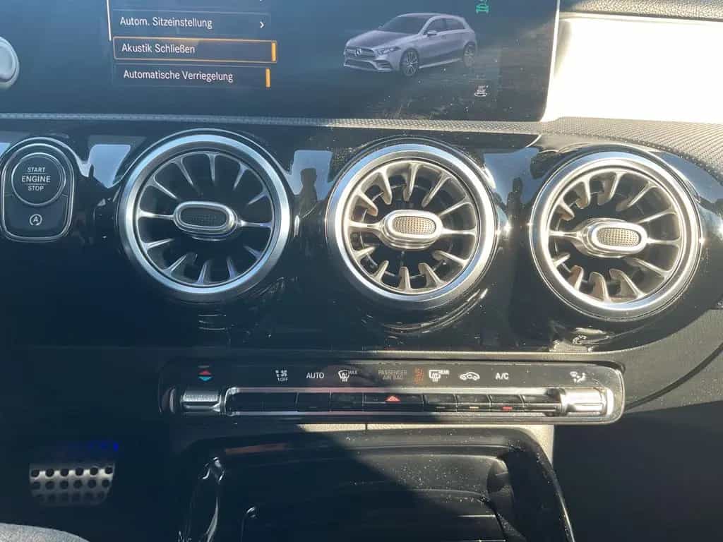 Mercedes-Benz A-Class 35 AMG 4Matic AERO PAKET 360 Kamera Navi SHZ 10/2019-photo-22
