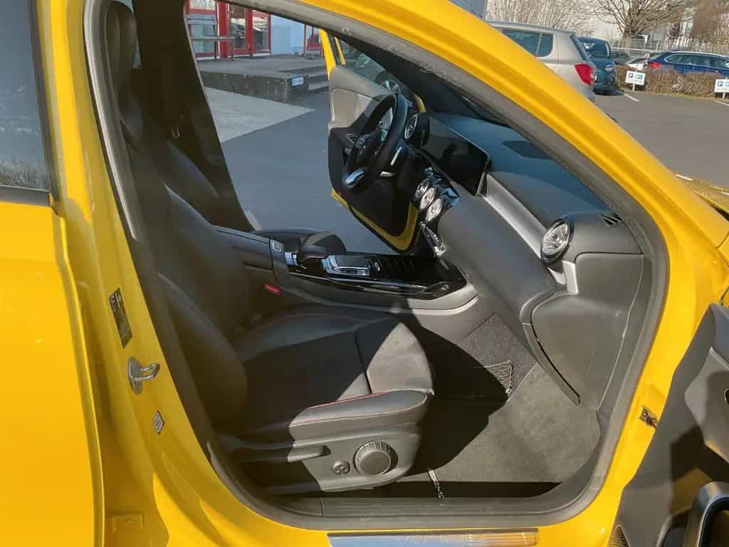 Mercedes-Benz A-Class 35 AMG 4Matic AERO PAKET 360 Kamera Navi SHZ 10/2019-photo-28