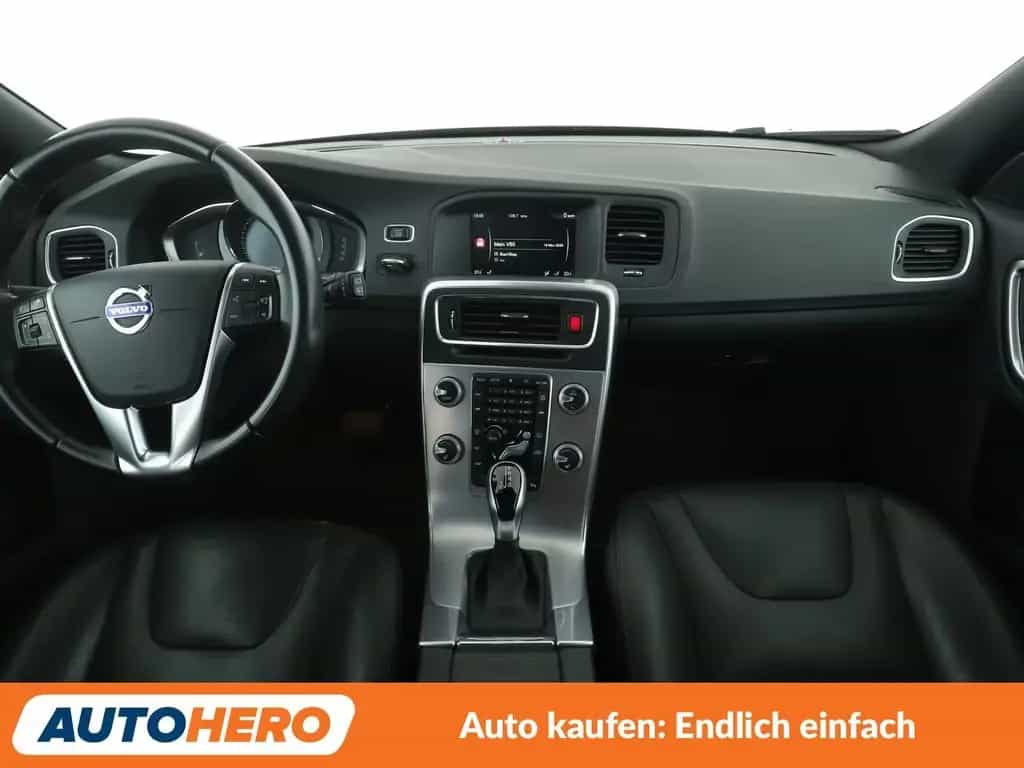 Volvo V60 2.4 D4 Summum AWD Aut.*NAVI*BiXENON*CAM*SHZ* 12/2016-photo-11