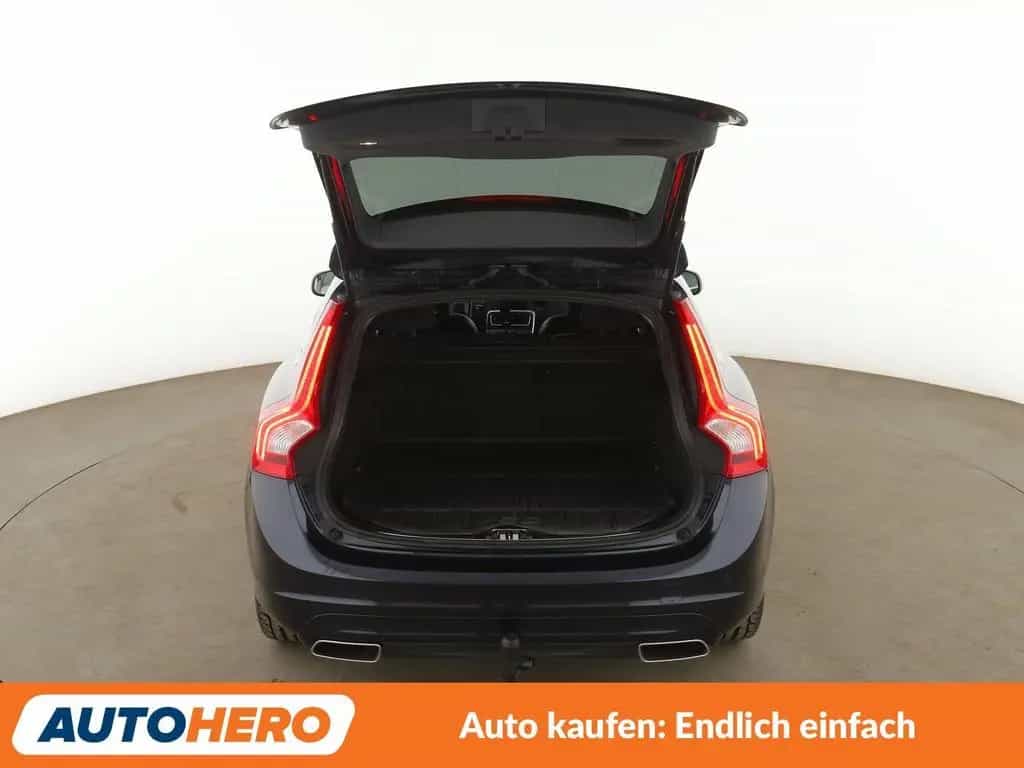 Volvo V60 2.4 D4 Summum AWD Aut.*NAVI*BiXENON*CAM*SHZ* 12/2016-photo-16