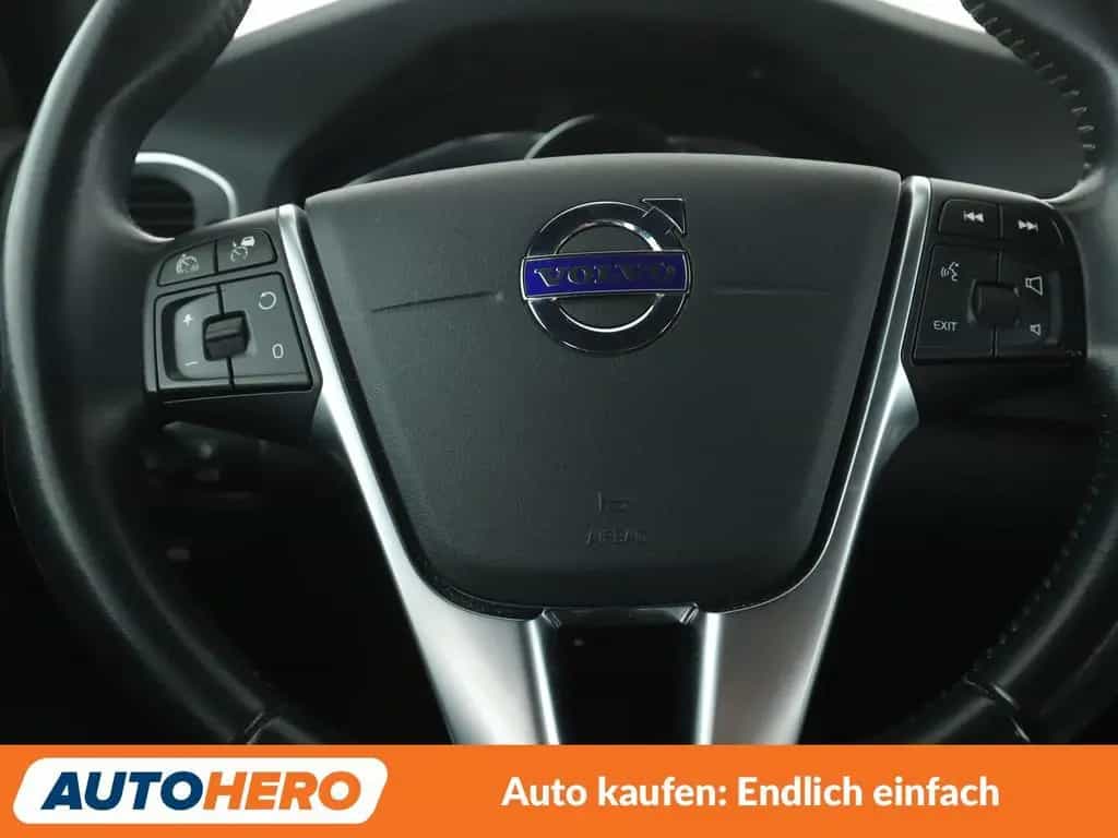 Volvo V60 2.4 D4 Summum AWD Aut.*NAVI*BiXENON*CAM*SHZ* 12/2016-photo-18