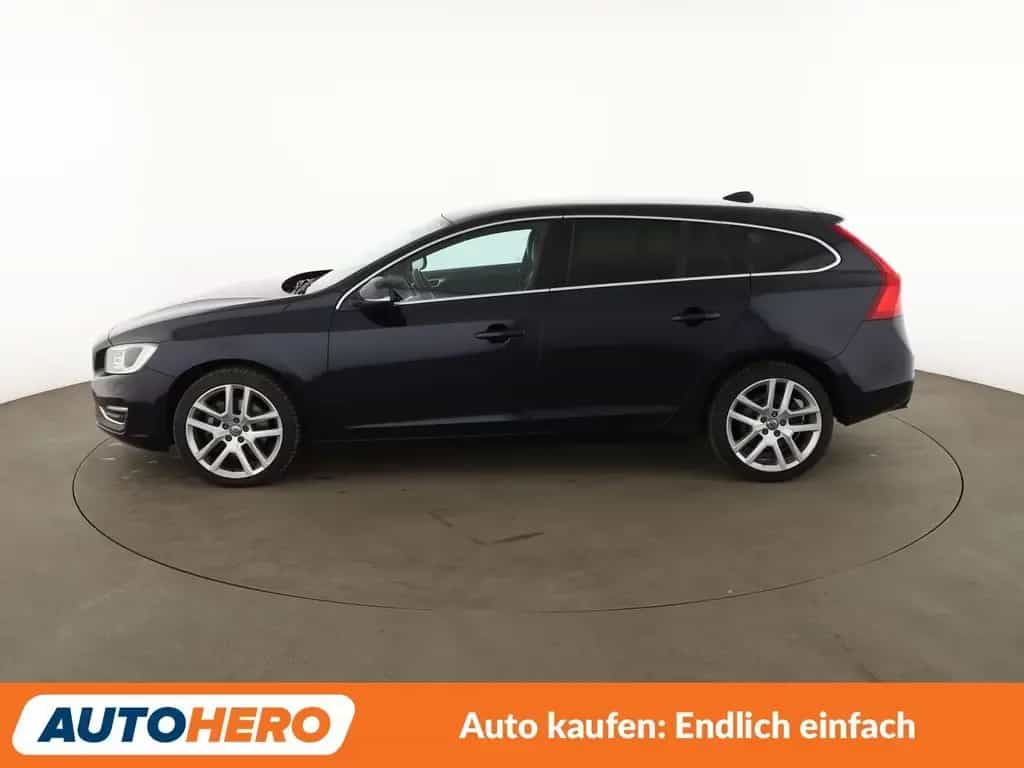 Volvo V60 2.4 D4 Summum AWD Aut.*NAVI*BiXENON*CAM*SHZ* 12/2016-photo-2