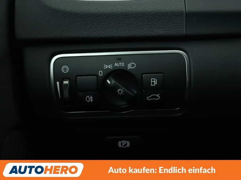 Volvo V60 2.4 D4 Summum AWD Aut.*NAVI*BiXENON*CAM*SHZ* 12/2016-photo-25
