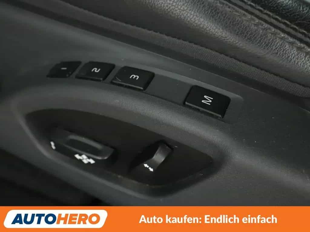 Volvo V60 2.4 D4 Summum AWD Aut.*NAVI*BiXENON*CAM*SHZ* 12/2016-photo-27