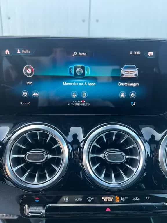 Mercedes-Benz GLA-Class 250 4MATIC 8G AMG-LINE PANORAMA LED KAMERA 04/2021-photo-17