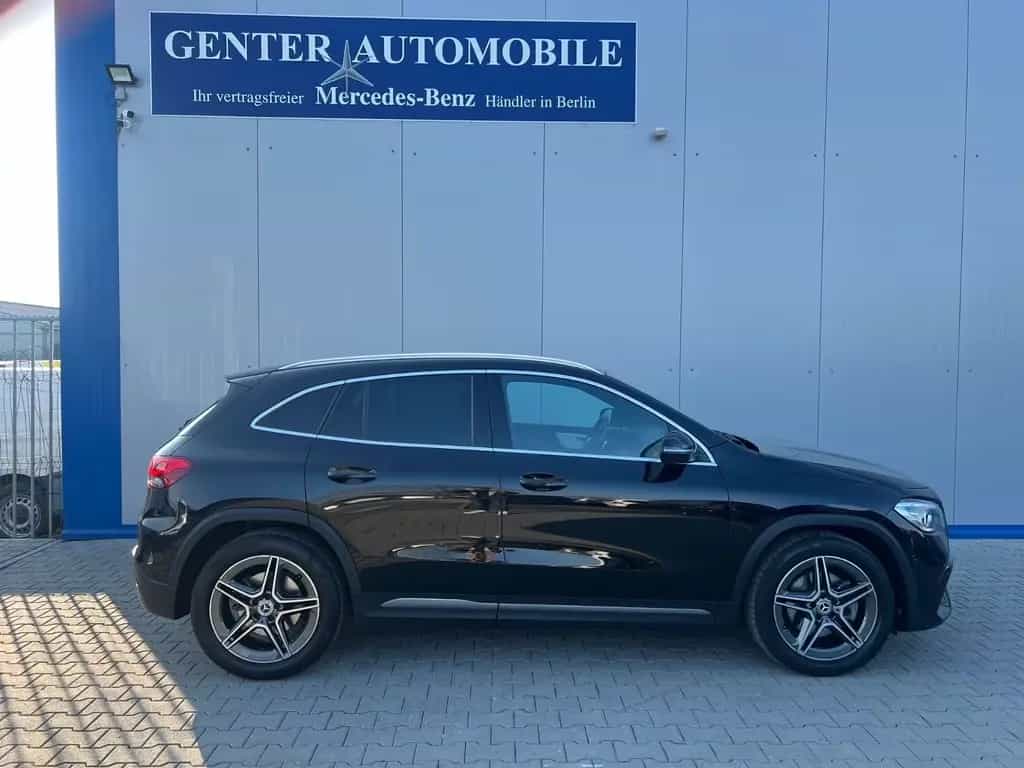 Mercedes-Benz GLA-Class 250 4MATIC 8G AMG-LINE PANORAMA LED KAMERA 04/2021-photo-3