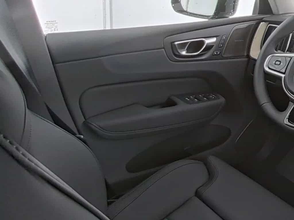 Volvo XC60 FACELIFT Plus Dark AWD HUD Digitales Cockpi 07/2025-photo-11