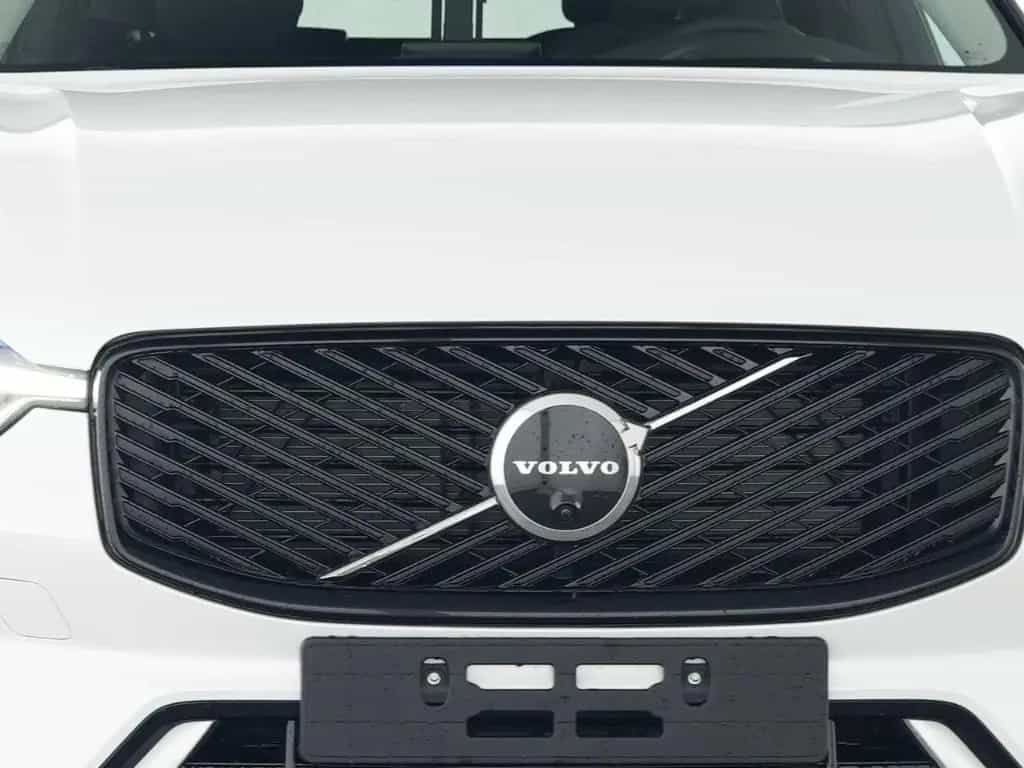 Volvo XC60 FACELIFT Plus Dark AWD HUD Digitales Cockpi 07/2025-photo-4