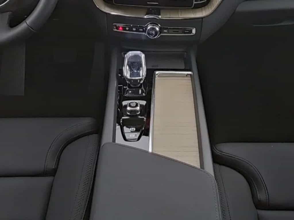 Volvo XC60 FACELIFT Plus Dark AWD HUD Digitales Cockpi 07/2025-photo-8