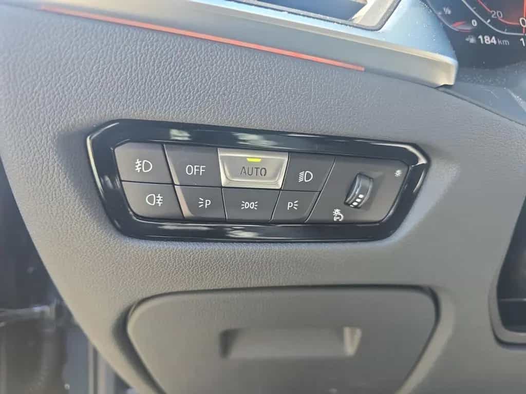 BMW 3 Series 320 i M Sport Shadow *Indiviudal*Pano*HUD*Keyles 06/2020-photo-19