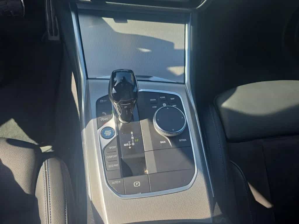 BMW 3 Series 320 i M Sport Shadow *Indiviudal*Pano*HUD*Keyles 06/2020-photo-22